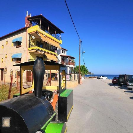 Comfortable Apartment Near The Central Beach Nea Skioni Esterno foto