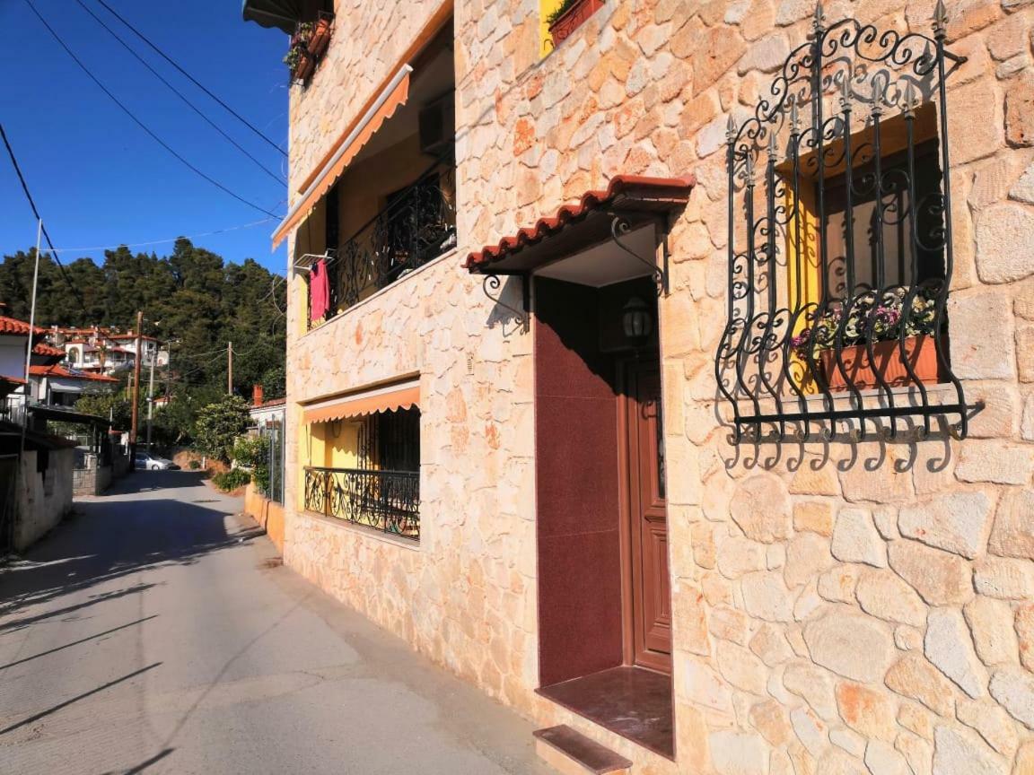 Comfortable Apartment Near The Central Beach Nea Skioni Esterno foto