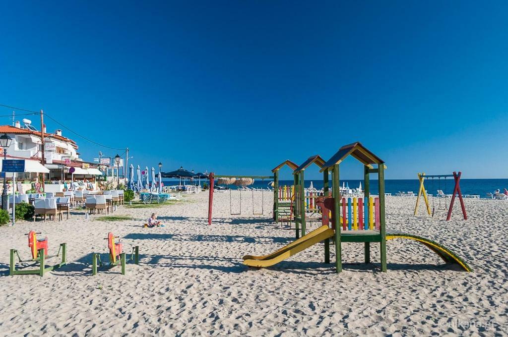 Comfortable Apartment Near The Central Beach Nea Skioni Esterno foto